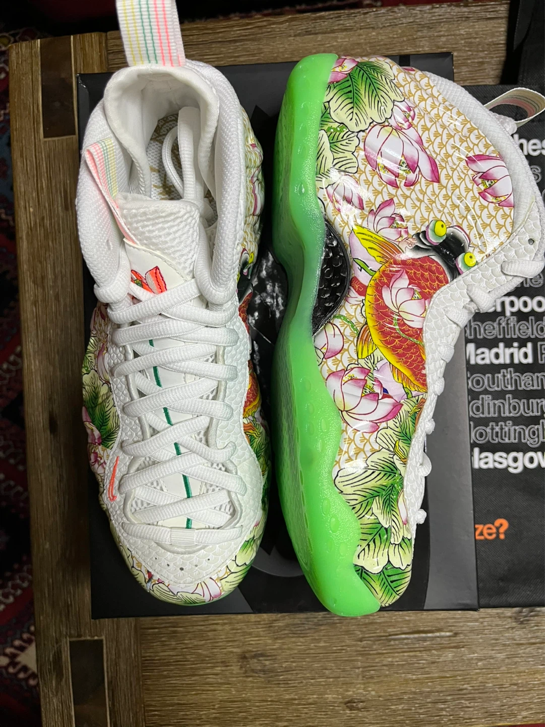 Nike Air Foamposite One Premium Tianjin Koi Lotus Floral Size 8 - photo 3