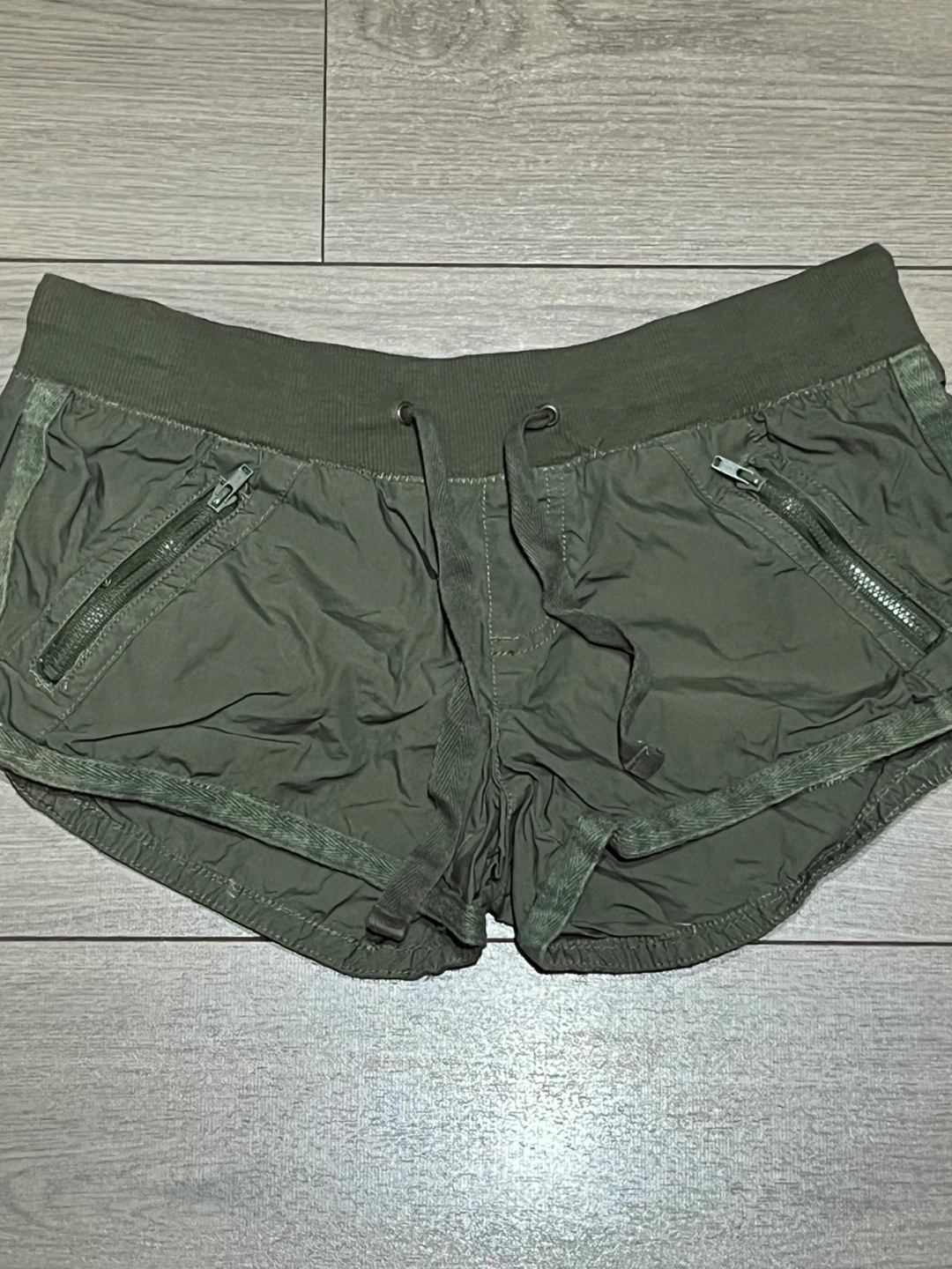 725 Originals Olive Green Shorts