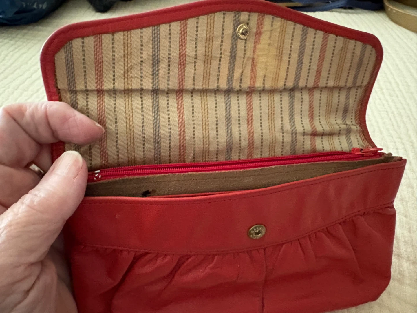 Buxton Red Leather Clutch Purse - photo 3