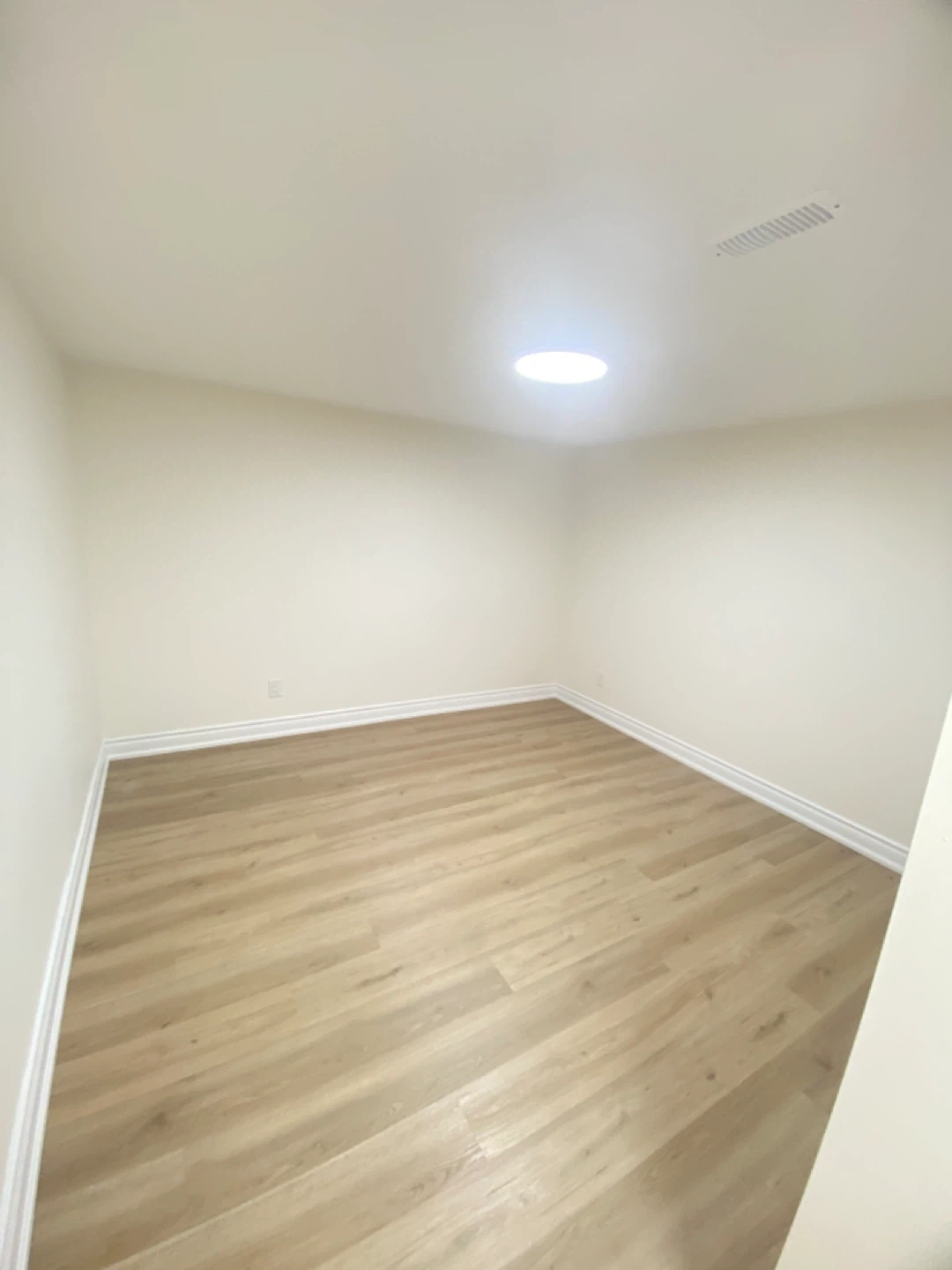 Private room for rent - photo 2