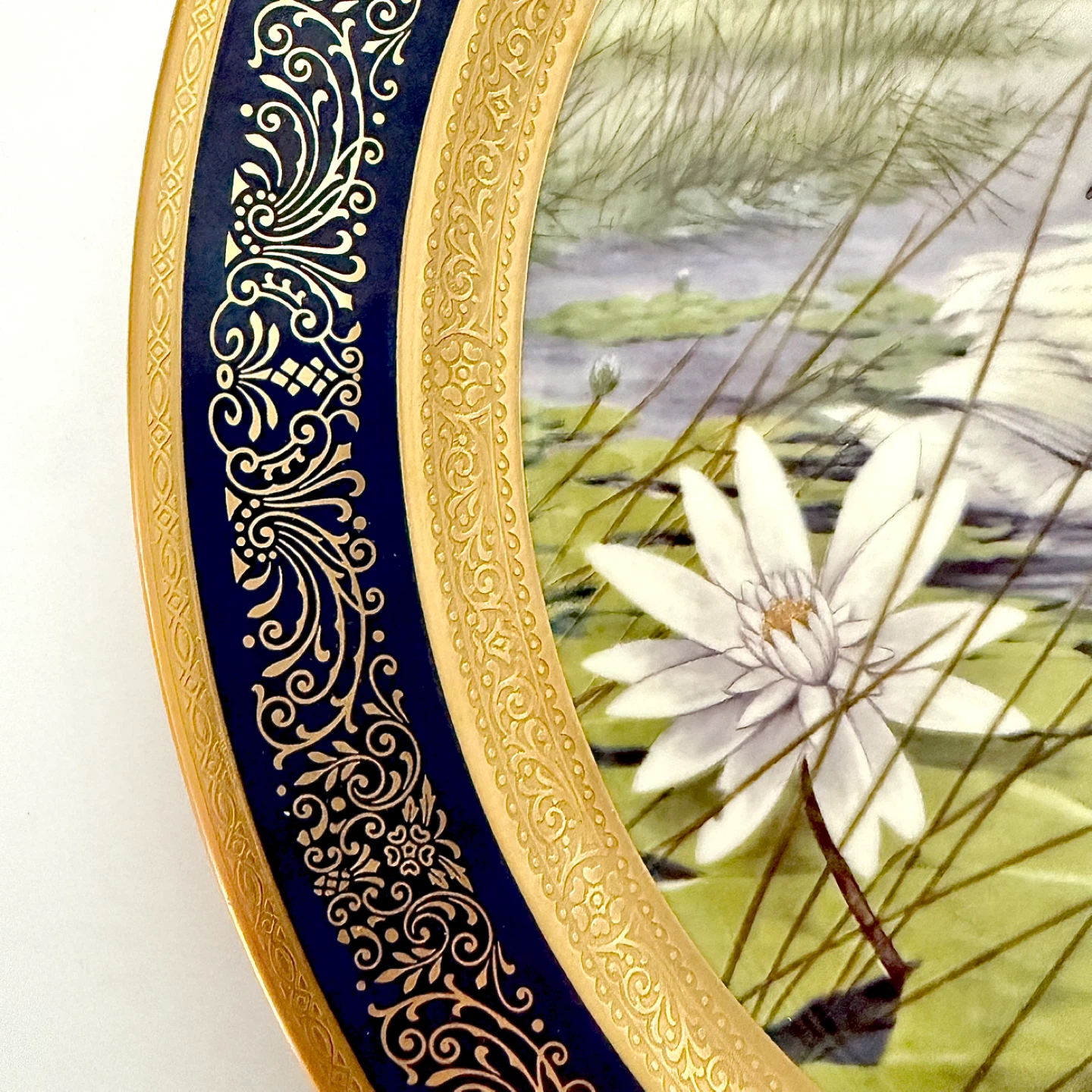 13” Pickard swan decorative plate - photo 4
