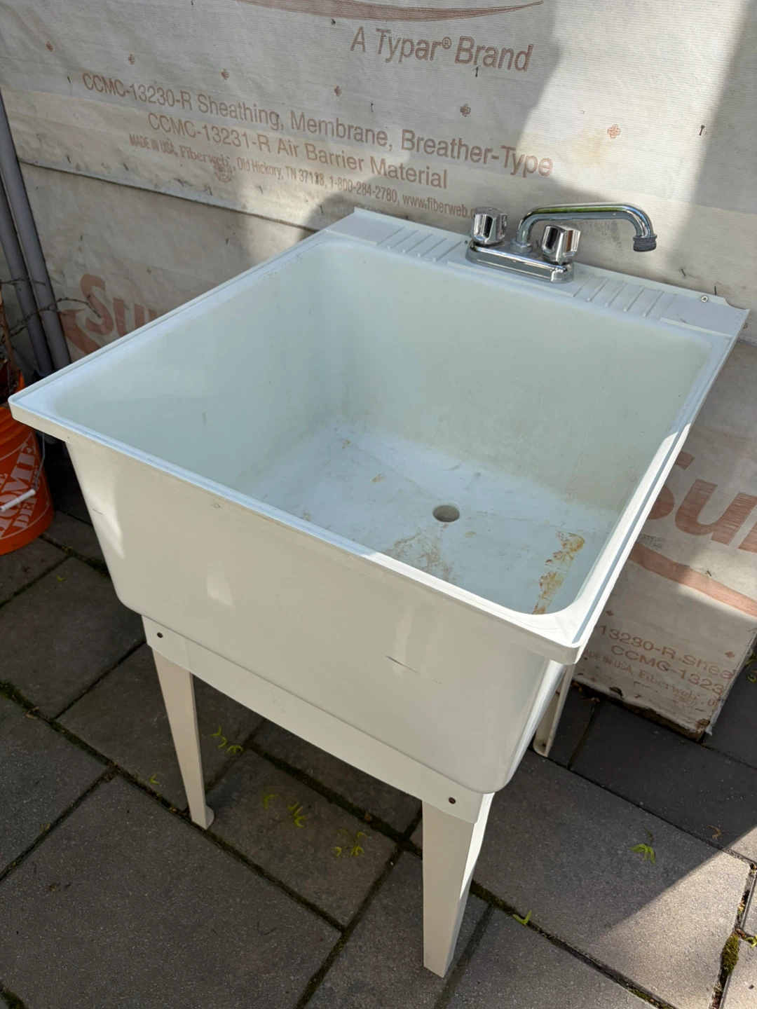 Laundry Sink with Faucet
