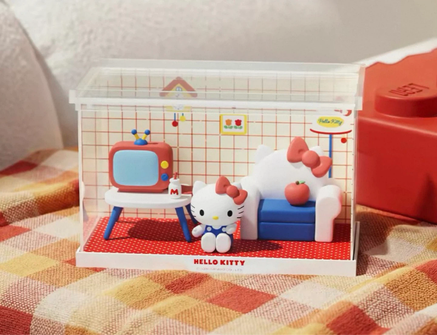 Hello Kitty Furniture Collection DIY Miniature Dollhouse