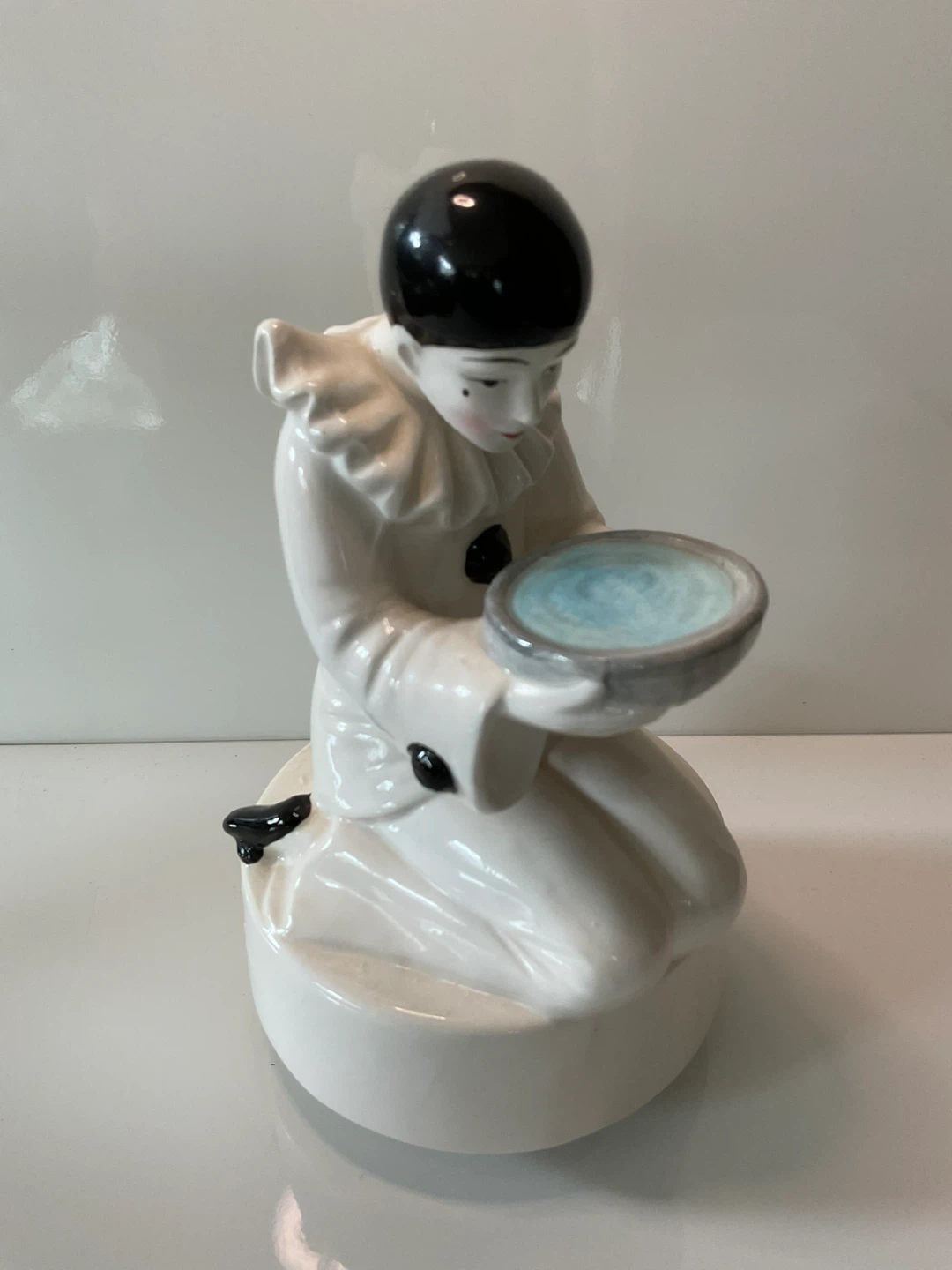 Vintage Pierrot Clown Music Figurine with Bowl - photo 2