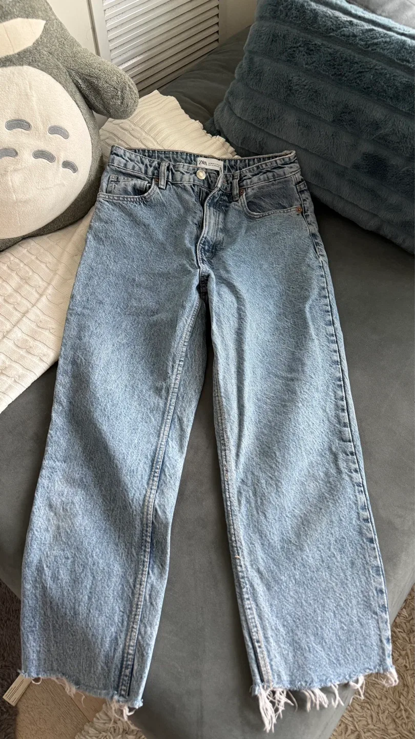 Zara Light Wash Denim Jeans