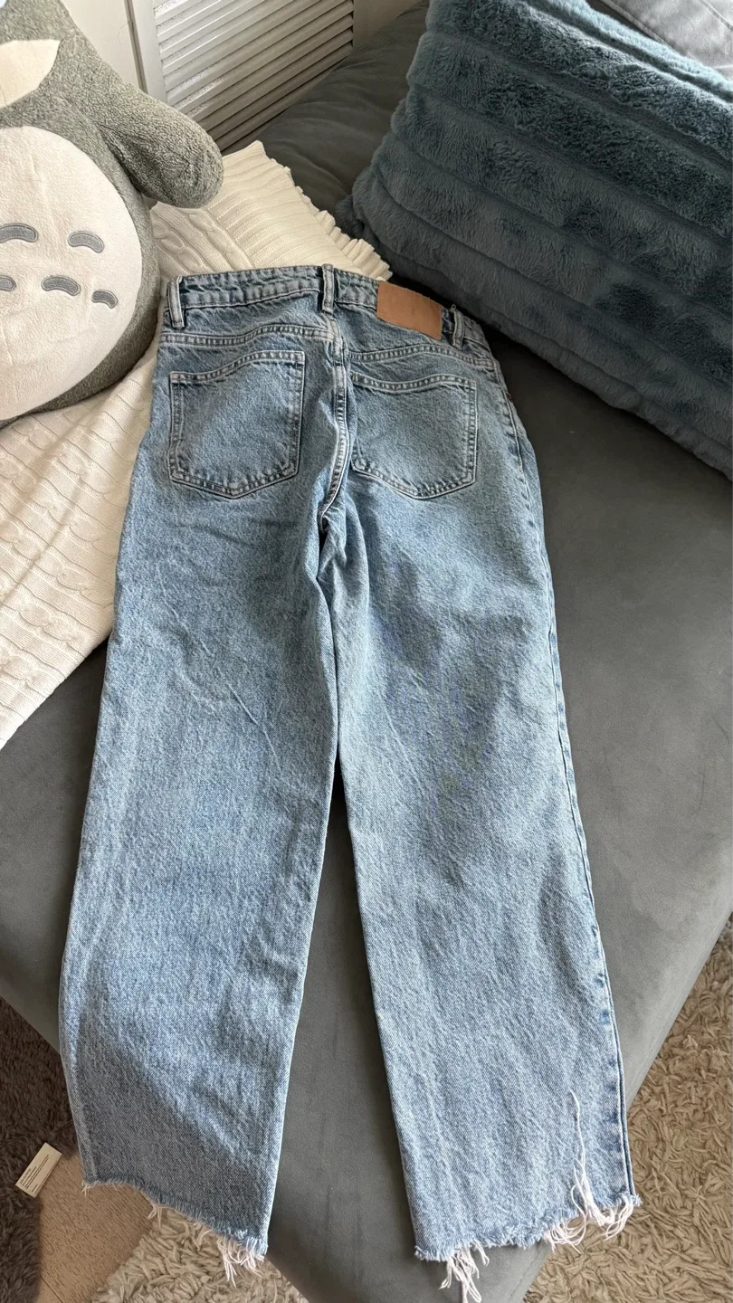 Zara Light Wash Denim Jeans - photo 2