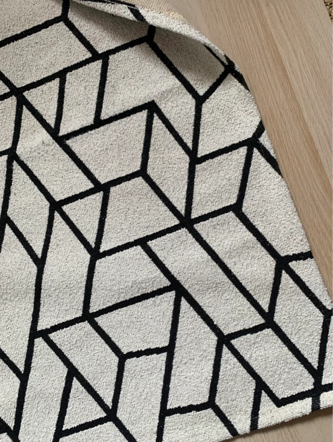 Accent Rug - photo 5