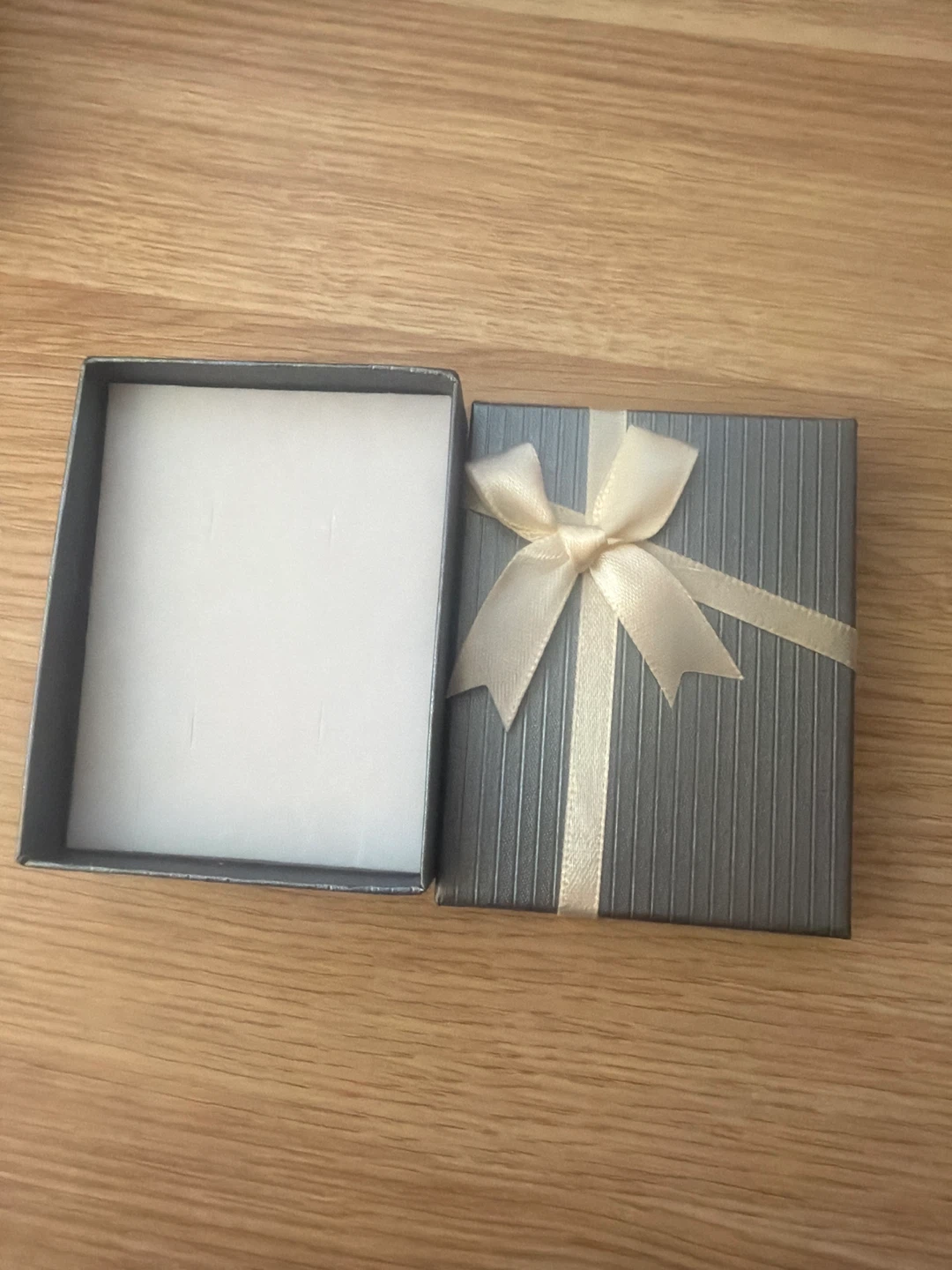 Gift Boxes with Ribbons - photo 2