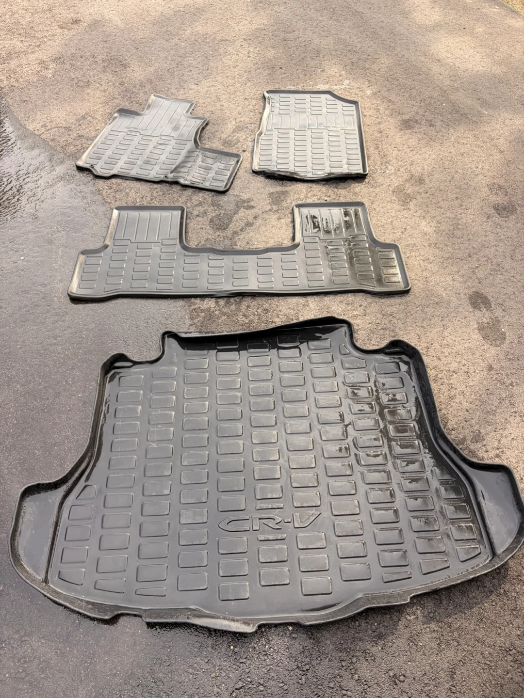 Honda CRV 2011: Rubber Floor Mats and Cargo cover