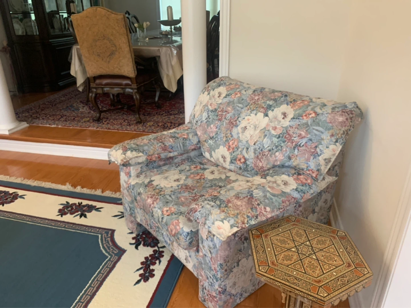 Three piece sofa Floral upholstered armchair - photo 2