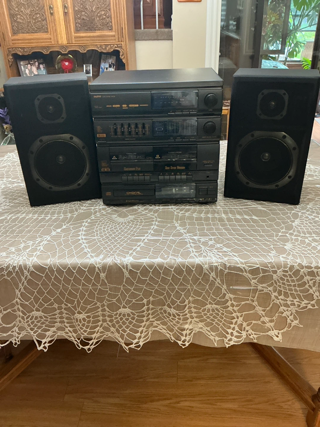 Sanyo Stereo System with Speakers - photo 2