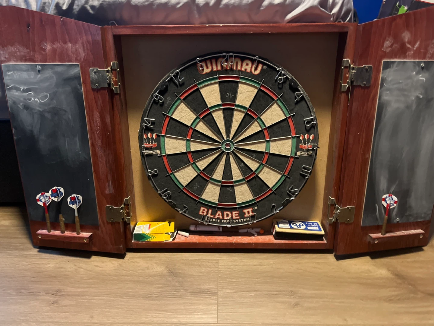 dart board