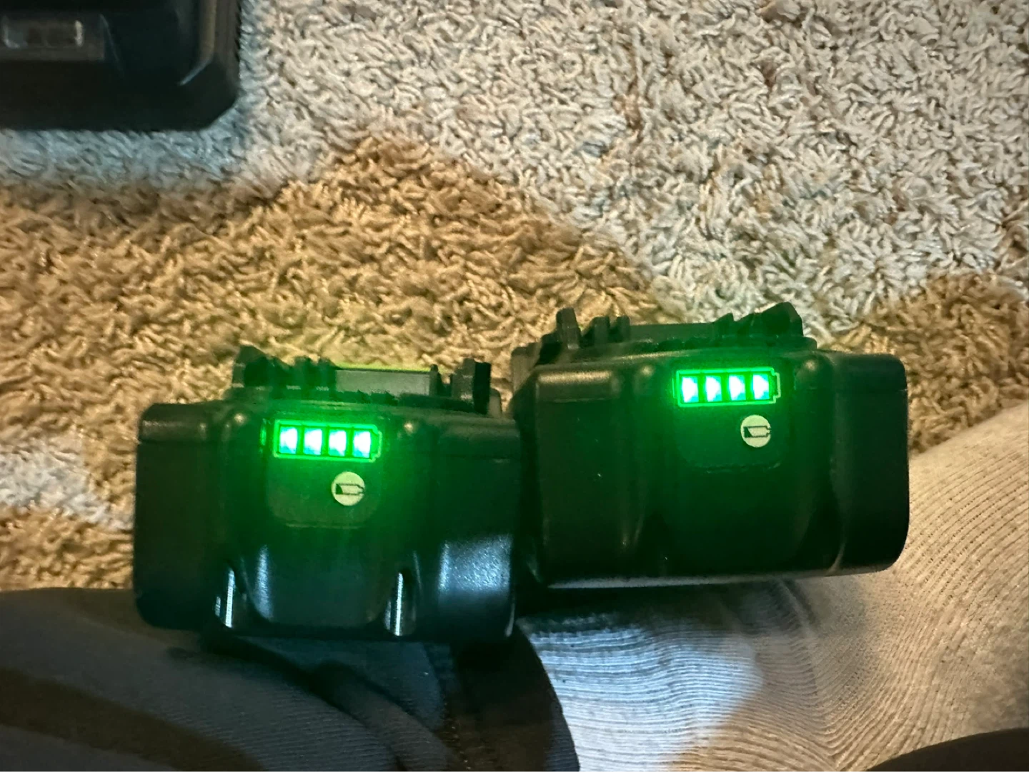 20V 4.0 Li-ion Battery Packs with Charger compatible with Makita - photo 4