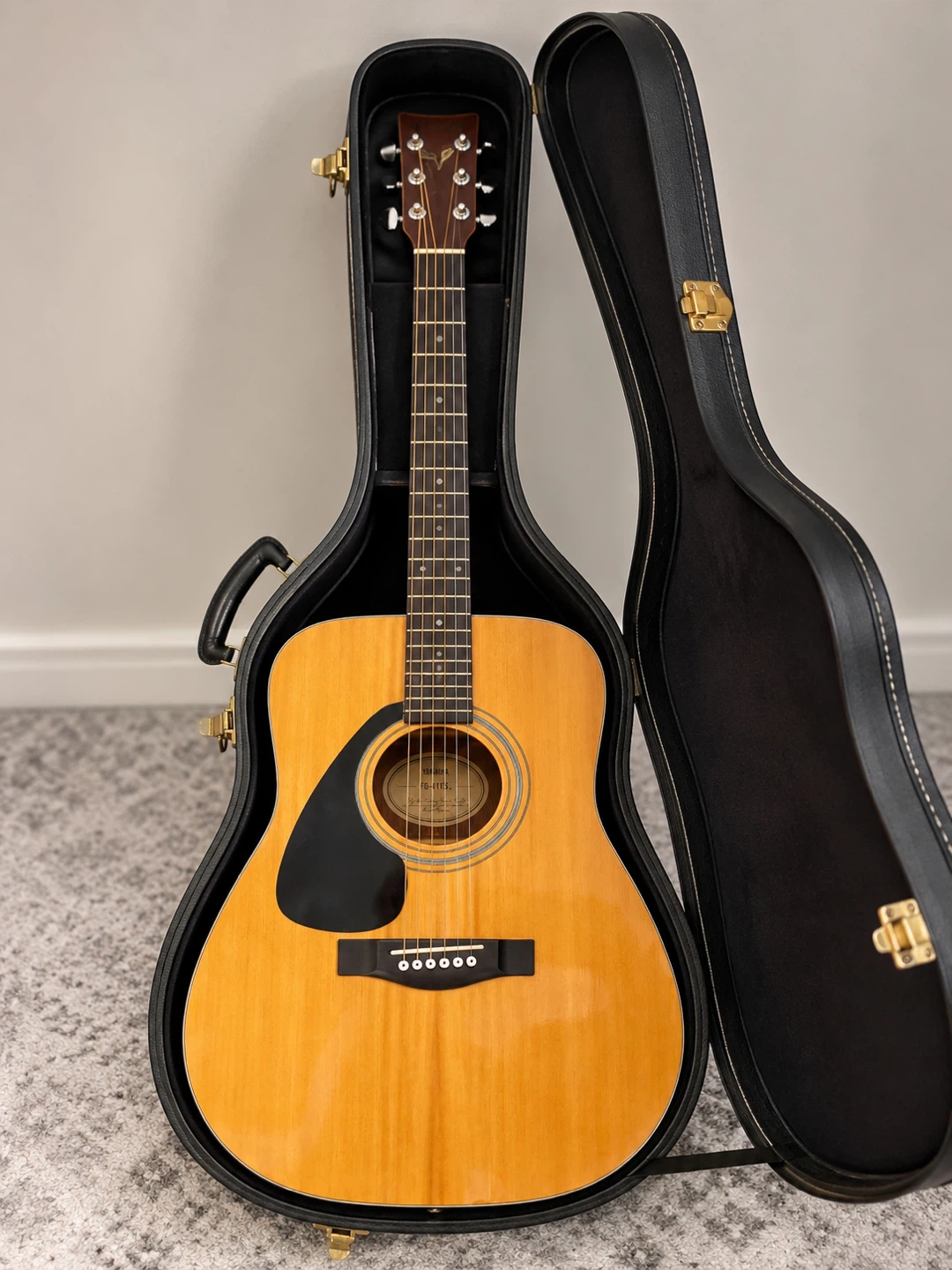 Yamaha FG411S Acoustic Guitar with Case