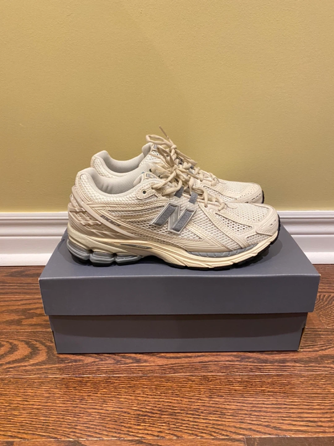 New Balance 1906r Size 9.5 *NEW*