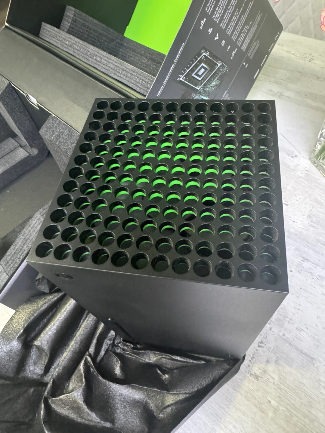 Microsoft Xbox Series X 1TB Console - photo 5