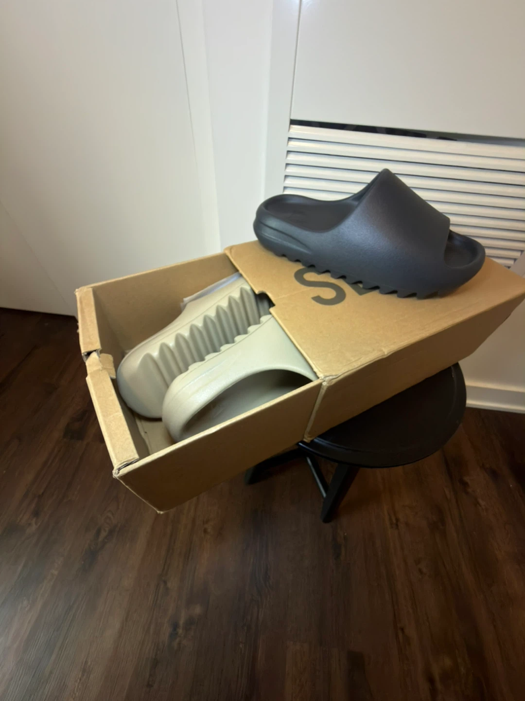 Adidas Yeezy Slides - photo 4