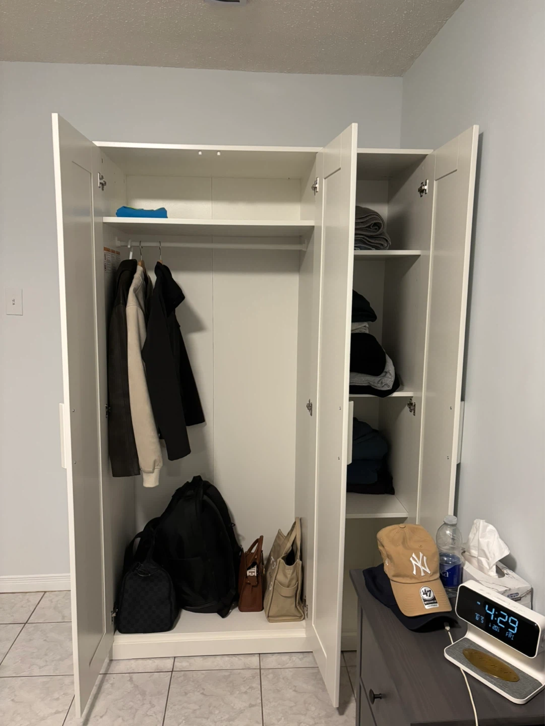 White 3-Door Wardrobe with Mirror - photo 2