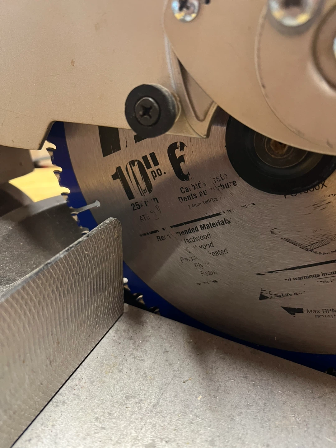 Ryobi 10-inch Compound Miter Saw. Safety guard to be teplacd - photo 4