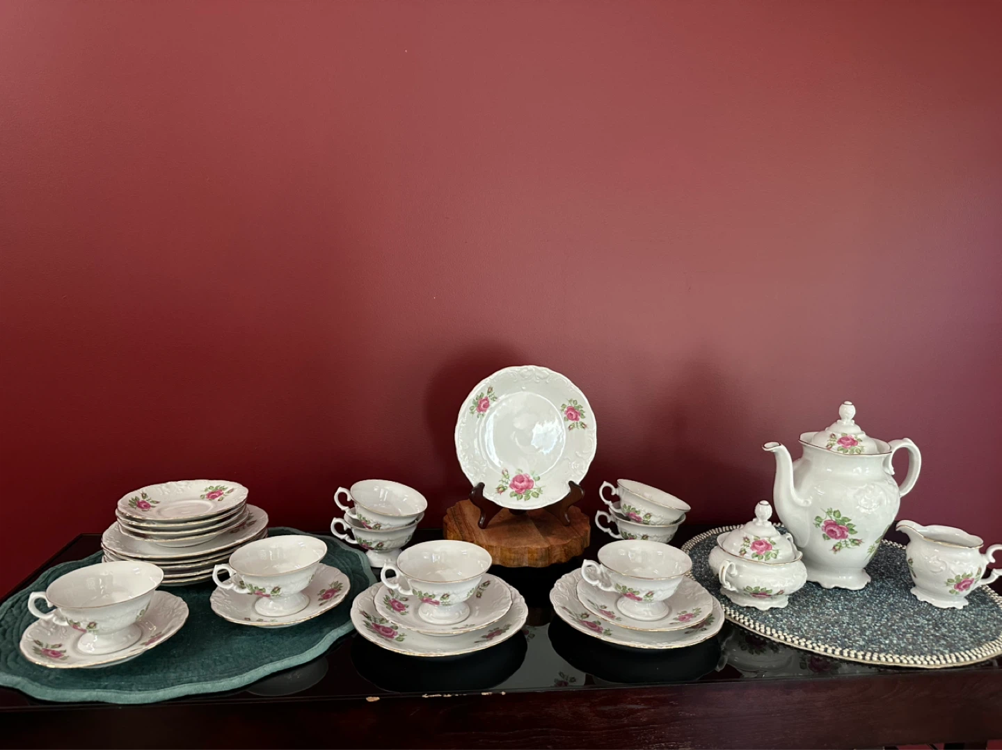 A beautiful 27 pieces Tea set from the 1960s