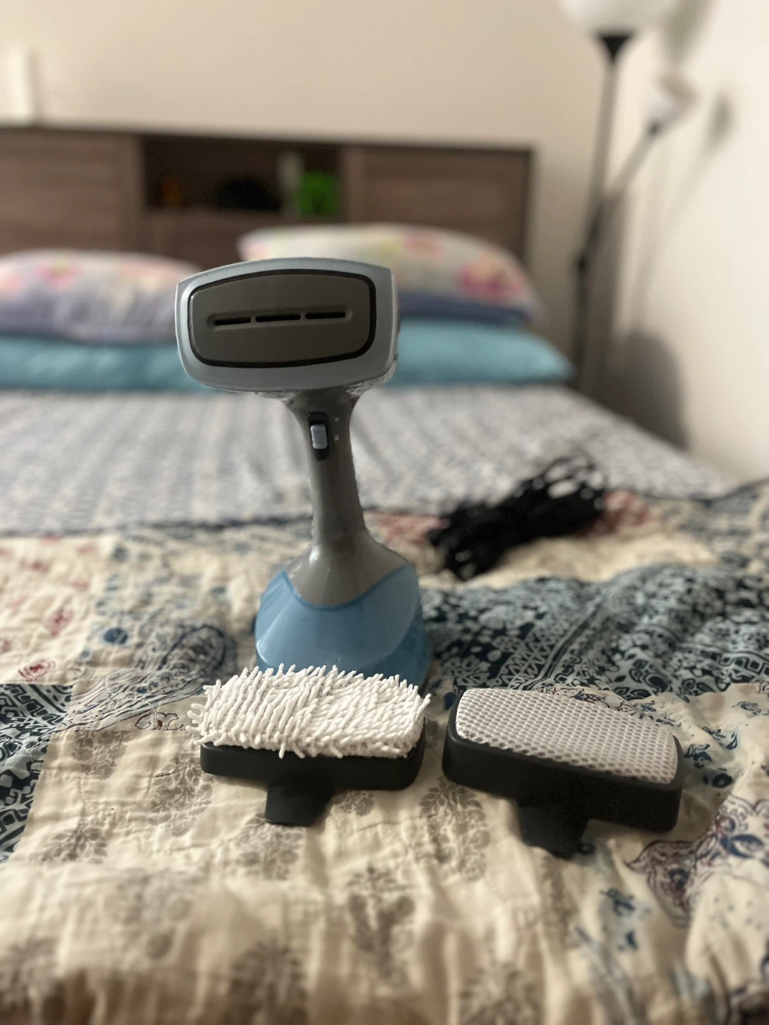 BLACK+DECKER Handheld Steamer