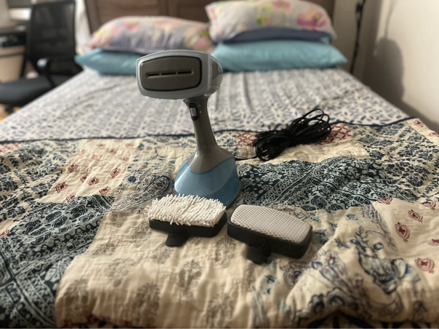 BLACK+DECKER Handheld Steamer - photo 3