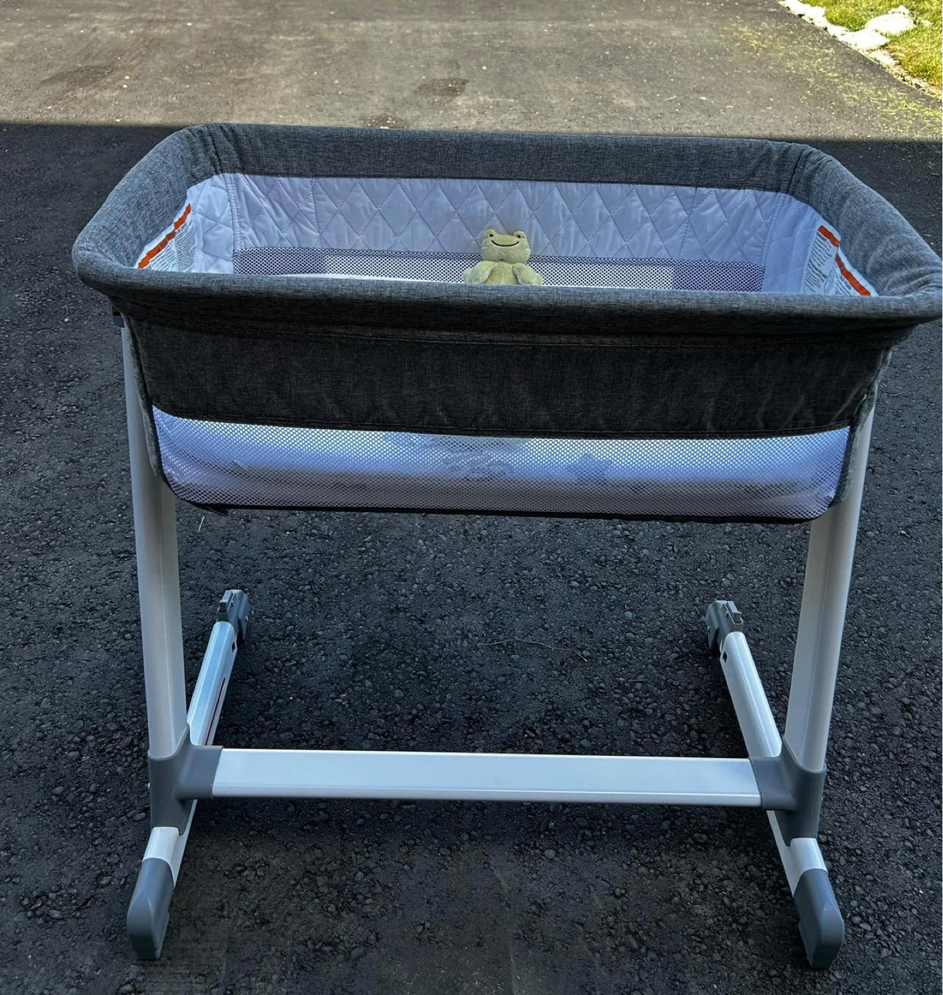 👶 Baby Bassinet w/ Upgraded Mattress | Bedside Sleeper | New ⭐ - photo 2