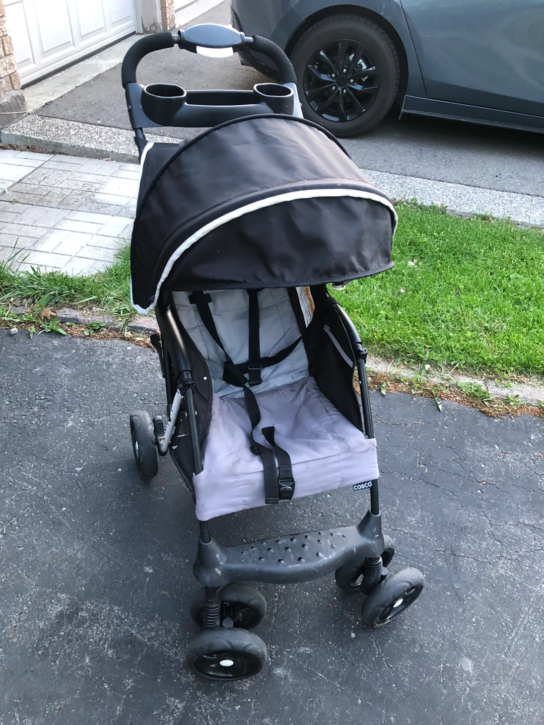 Cosco Umbrella Stroller - photo 2
