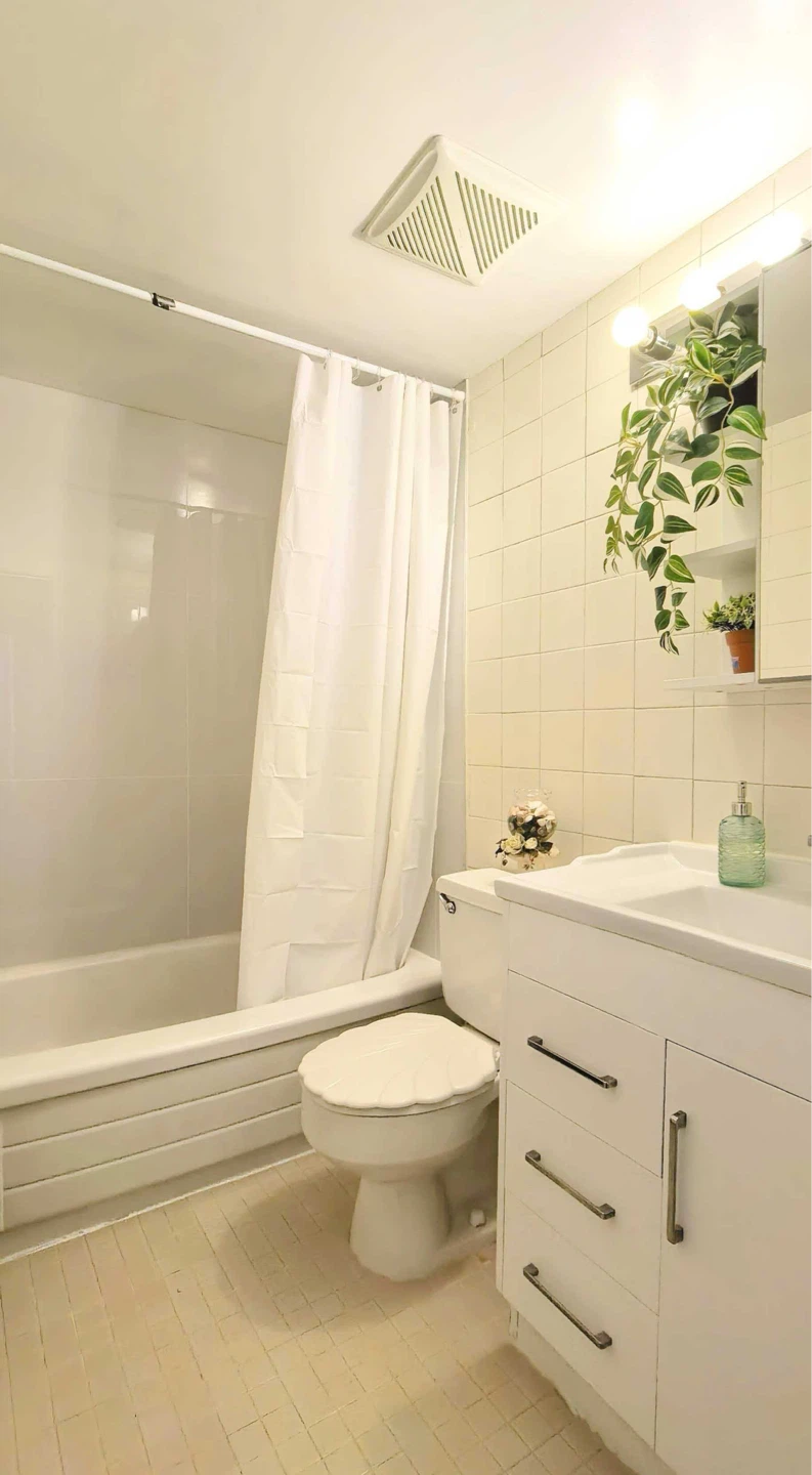 Finch / Don Mills Cindo for Rent $1400 - photo 4