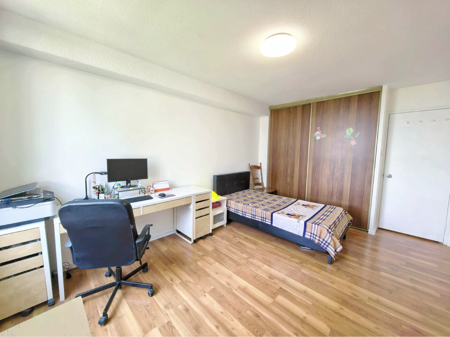 Finch / Don Mills Cindo for Rent $1400 - photo 2