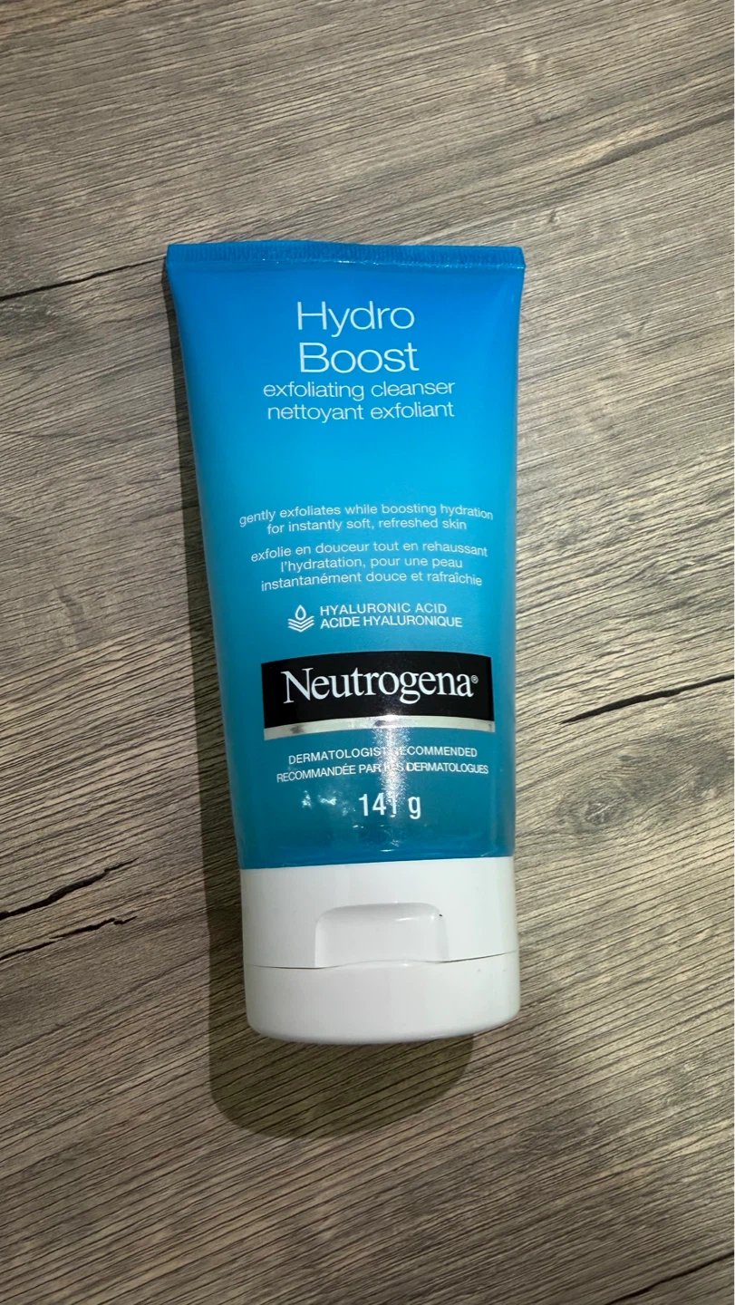 Neutrogena Hydro Boost Exfoliating Cleanser 141g
