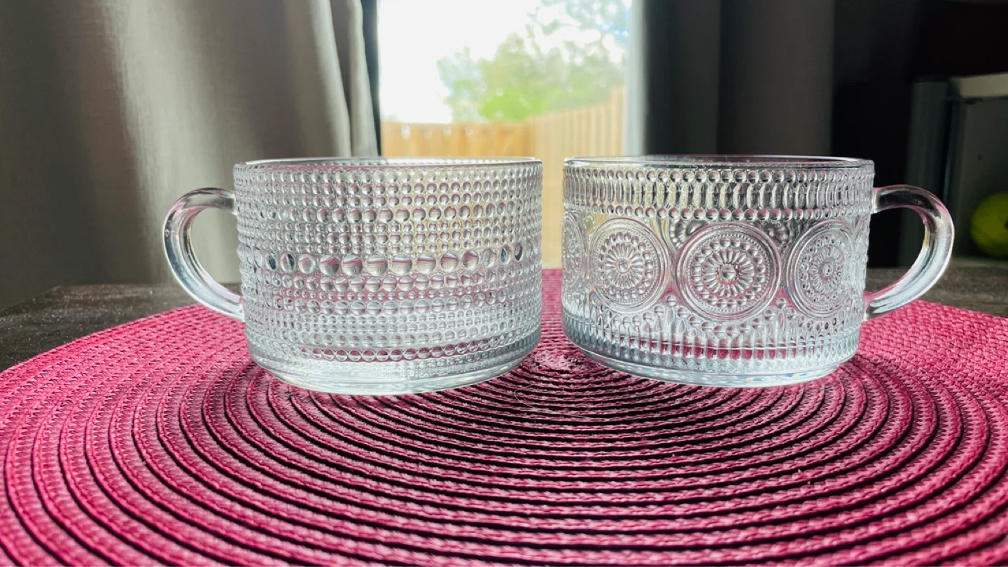 Set of 2 Clear Glass Mugs