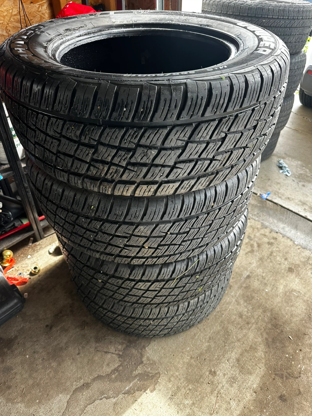 4: Tires All-Season  size 265/60R18