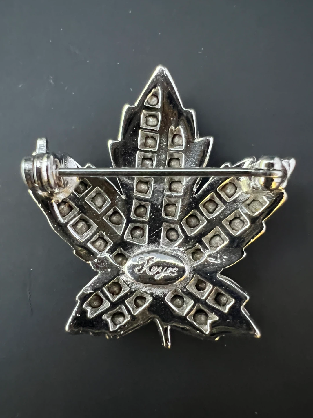 Vintage Canadian Maple Leaf Brooch - photo 2