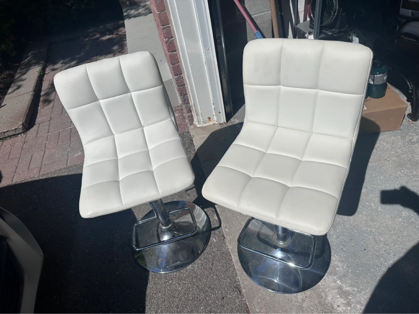 Set of 2 White Adjustable Bar Stools - photo 2