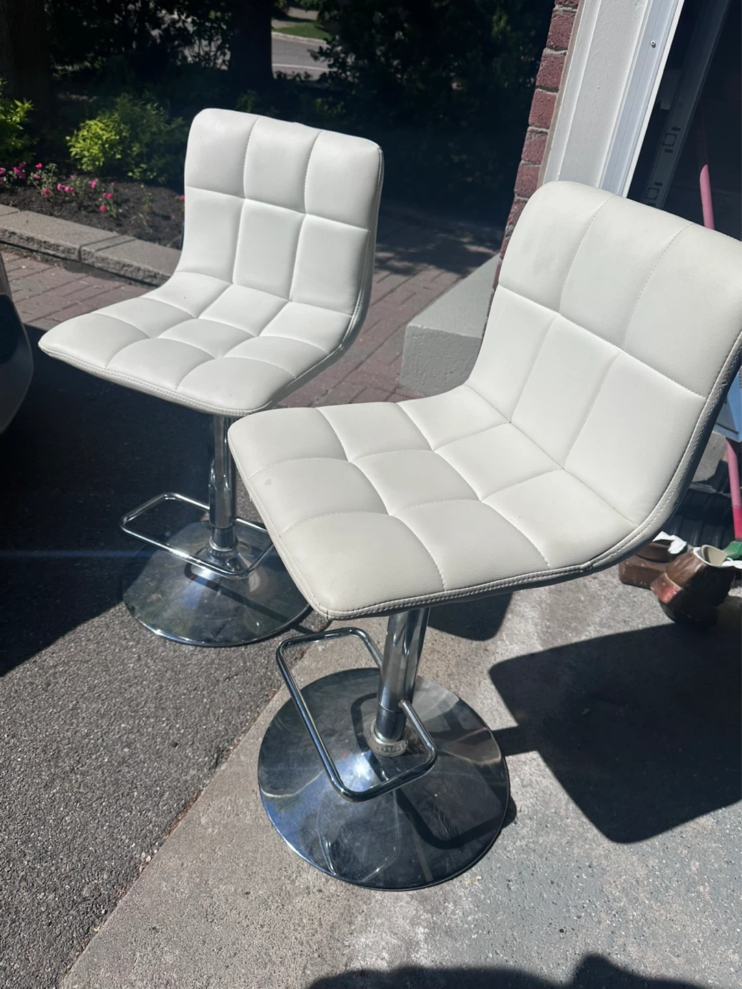 Set of 2 White Adjustable Bar Stools