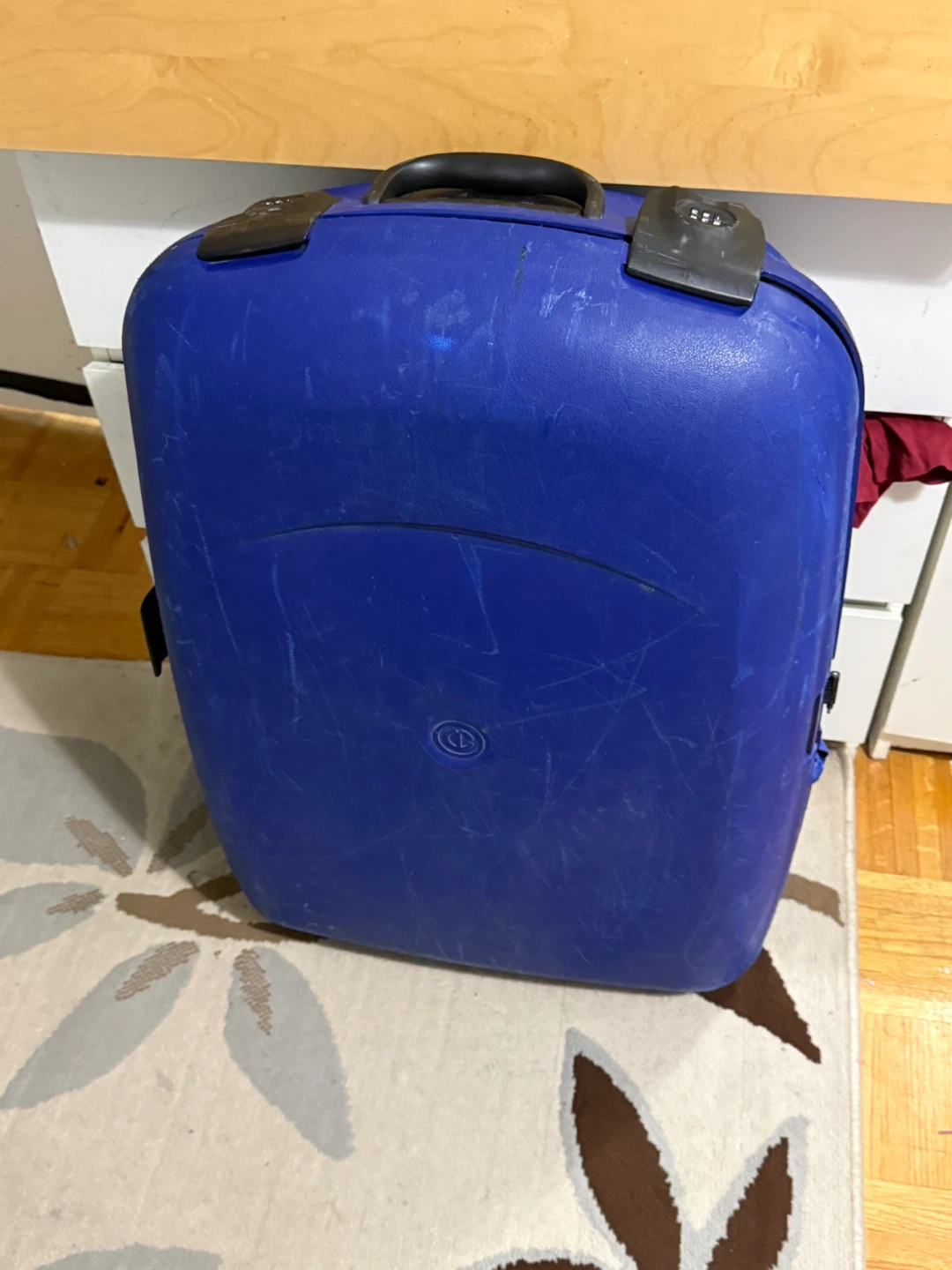 30 inch Blue Hard Shell Rolling Suitcase $15 - photo 3