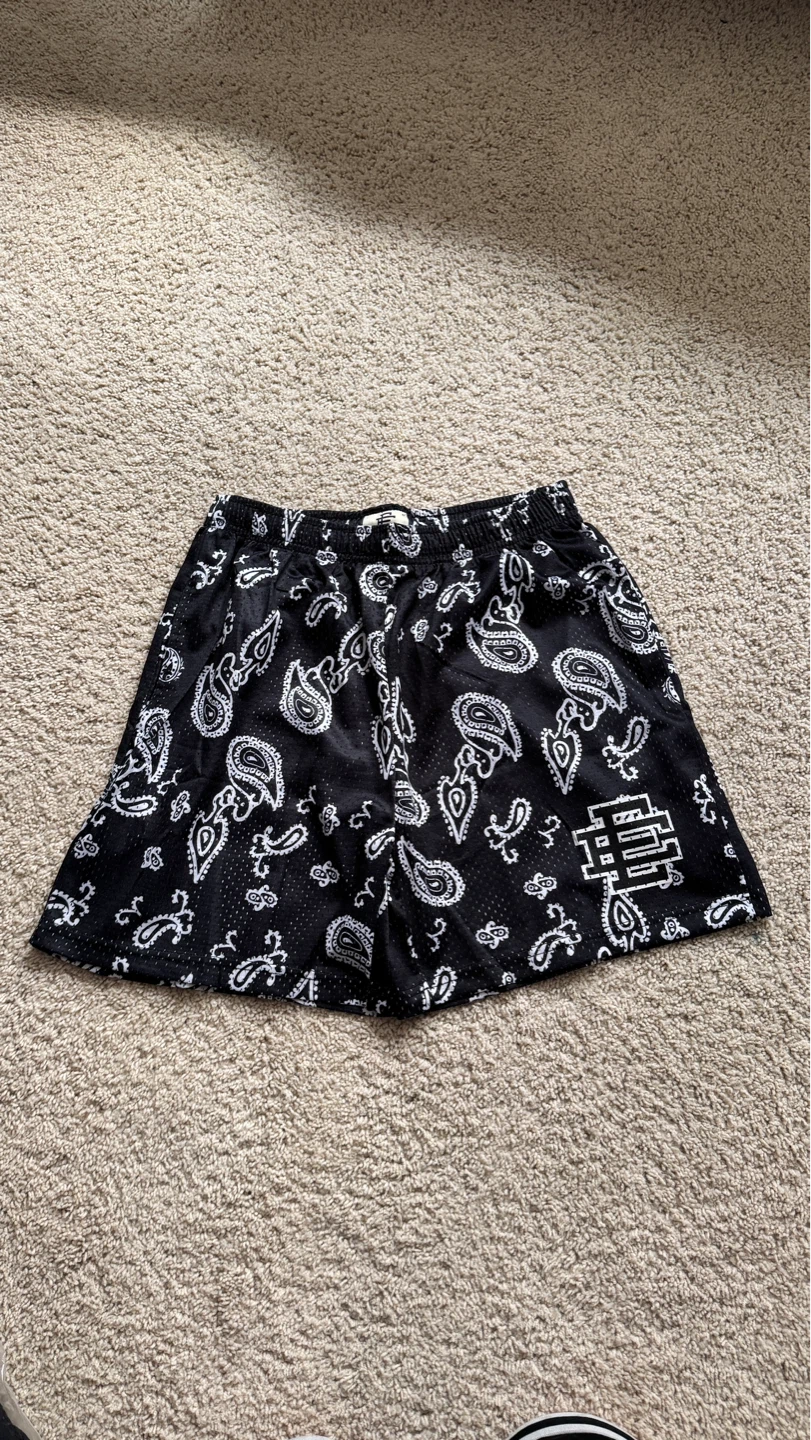 EE Shorts - photo 3