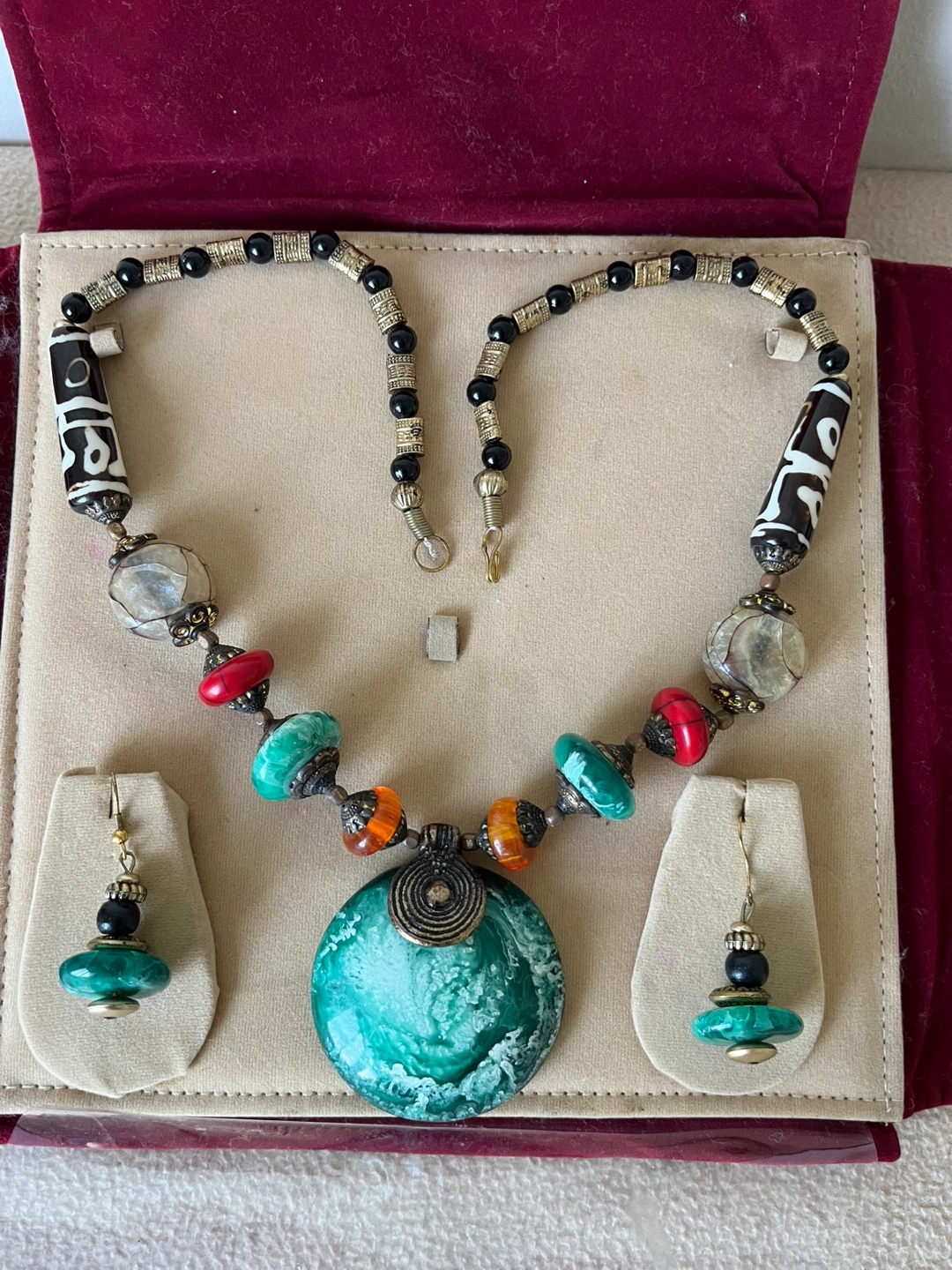 Stone jewellery - photo 2
