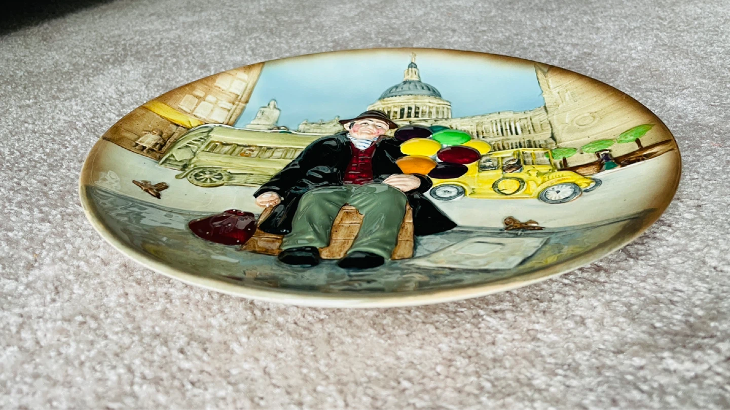 Royal Doulton The Balloon Man Plate D6655 - photo 4
