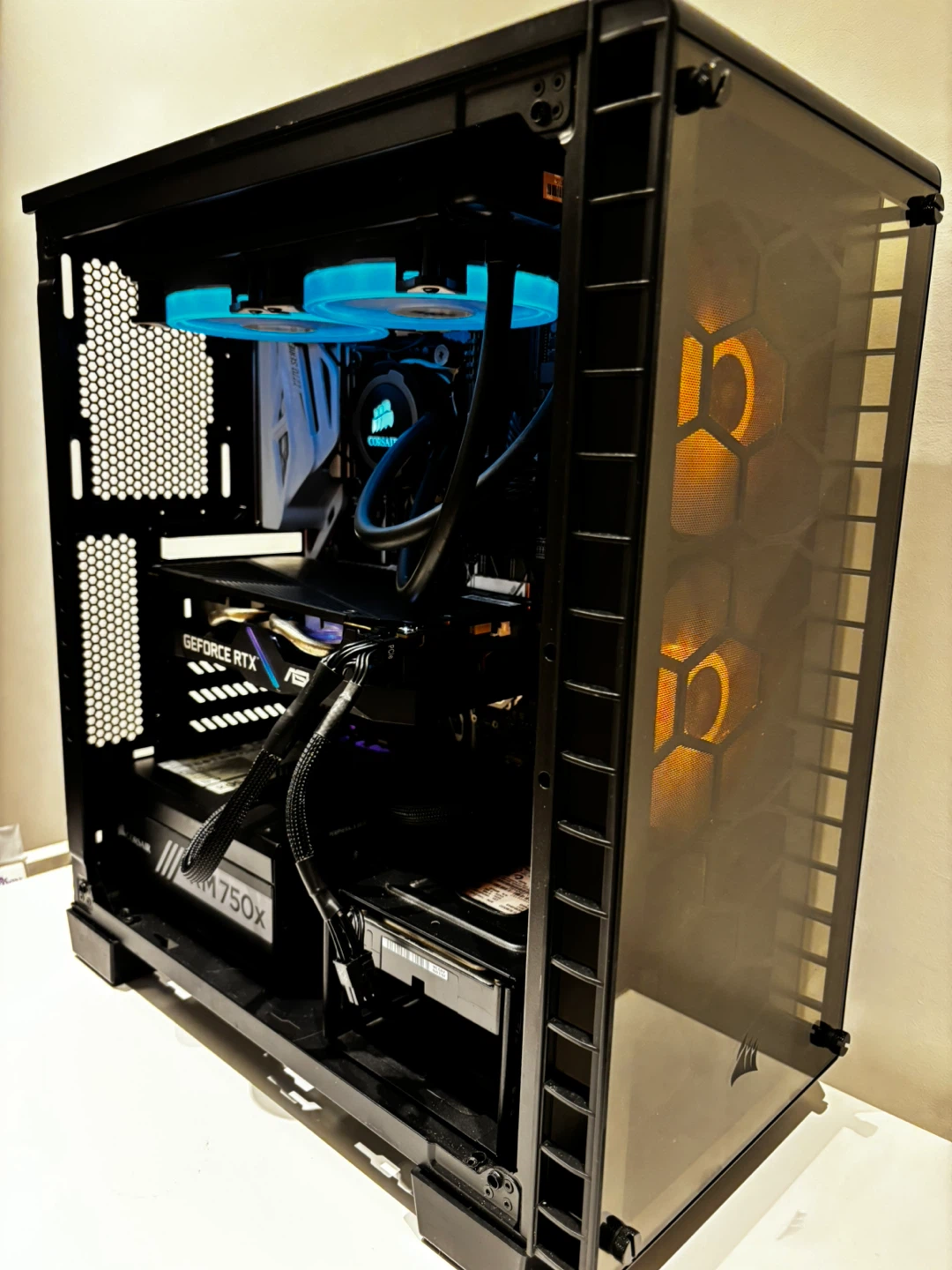 Custom Gaming PC - Intel i7-7700K, RTX 2060, 16GB RAM