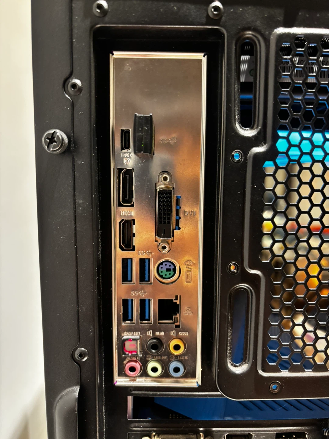 Custom Gaming PC - Intel i7-7700K, RTX 2060, 16GB RAM - photo 3