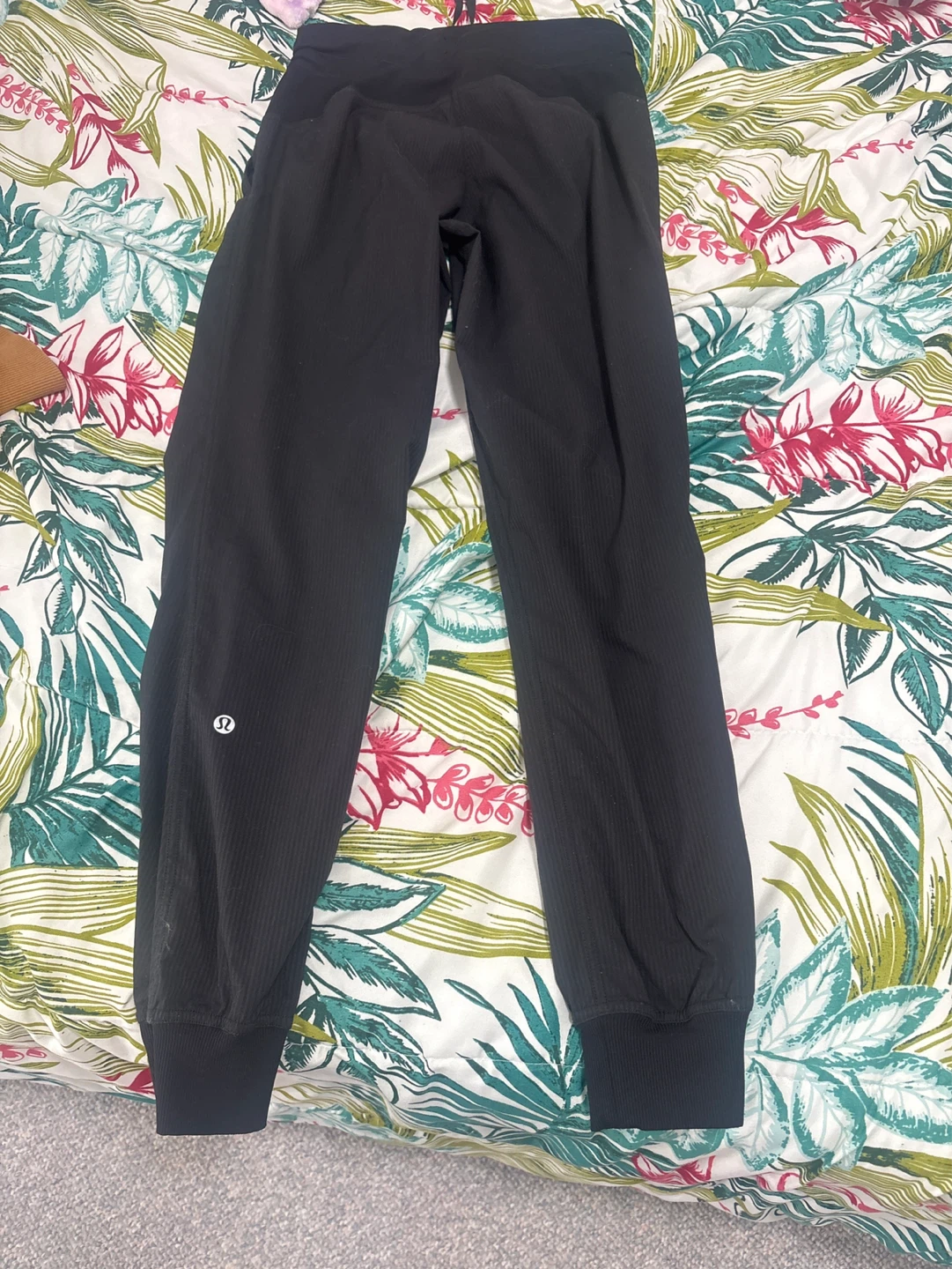 Lululemon Black Ribbed Joggers