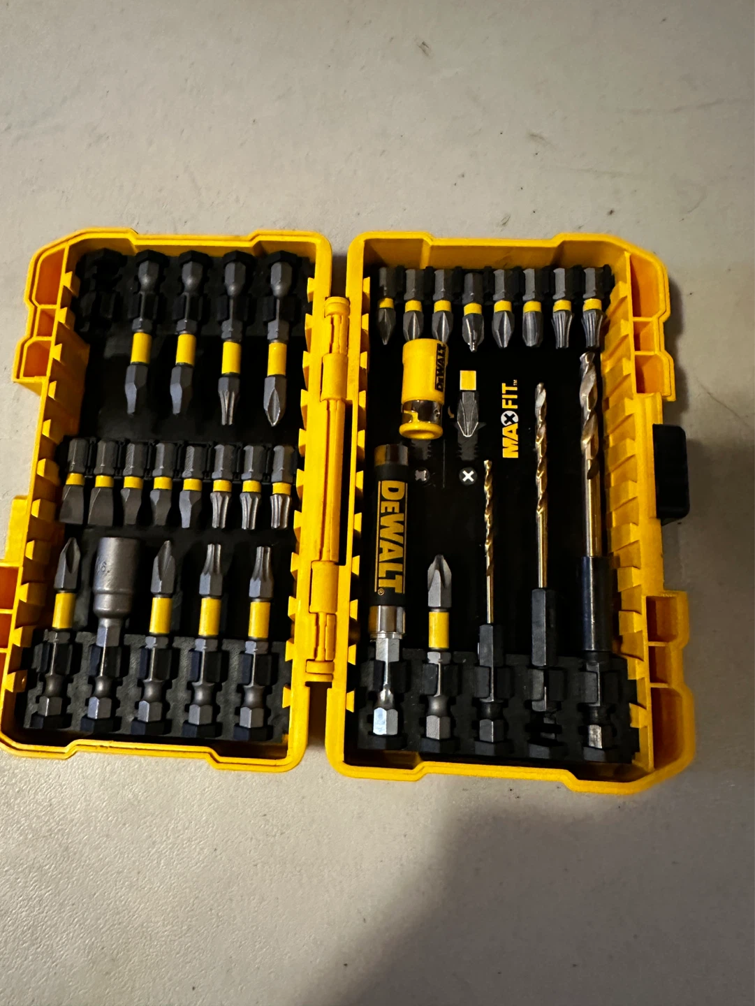 DEWALT MAXFIT 32-Piece Screw Driving Bit Set with Case - photo 2