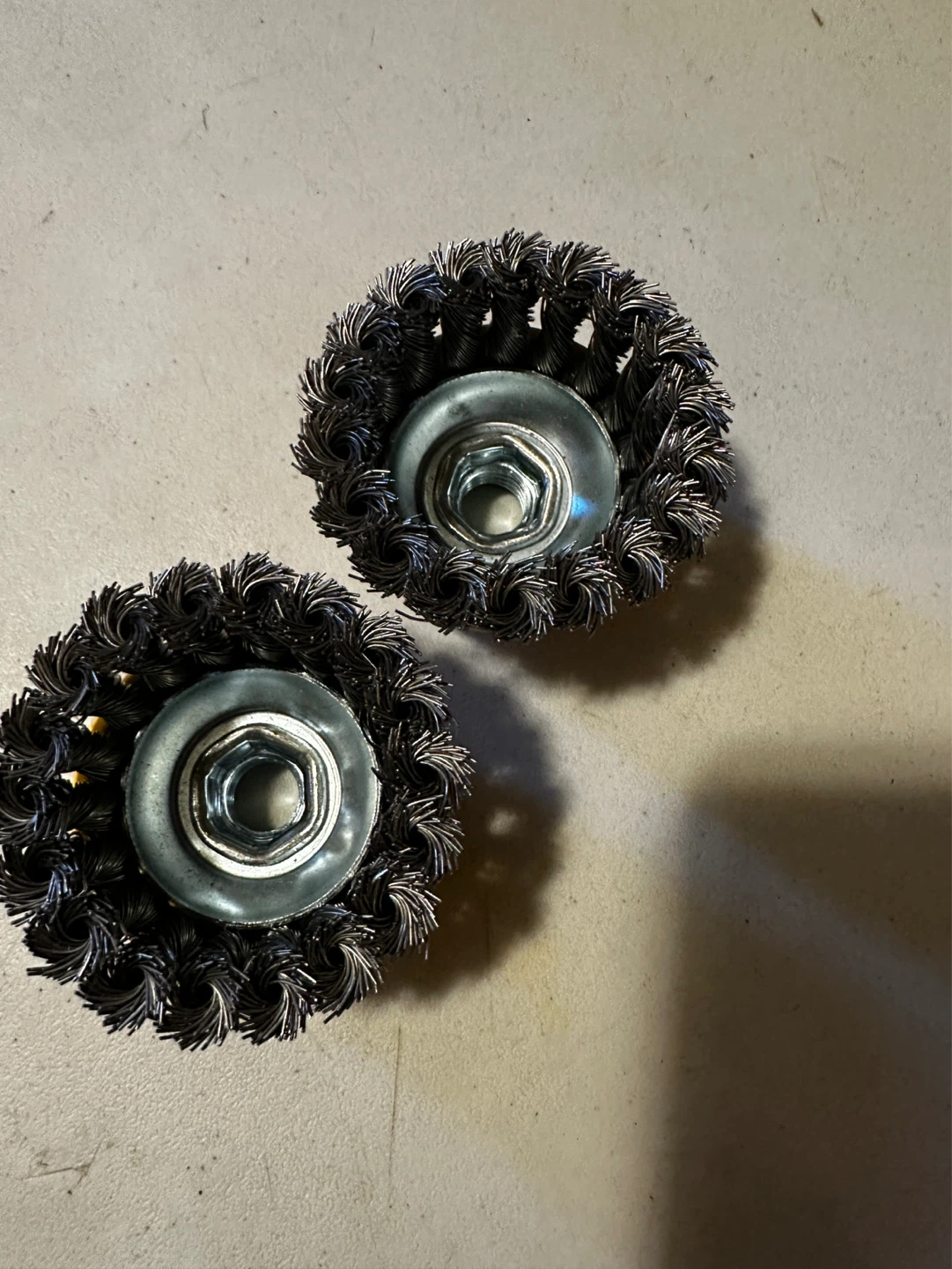 DeWalt DW4910 Wire Wheel Brush - photo 2