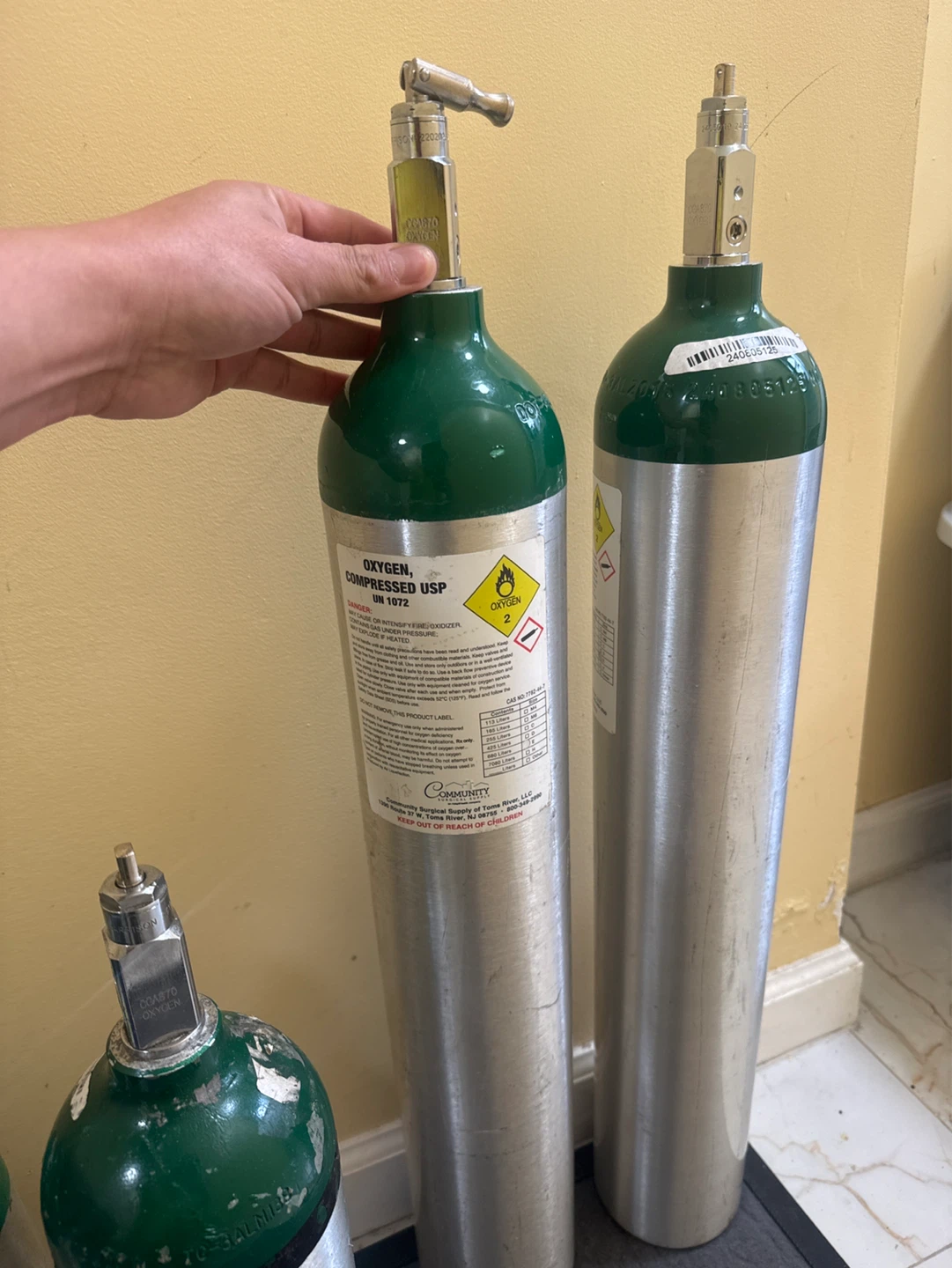 Oxygen Compressed USP Cylinder - photo 2