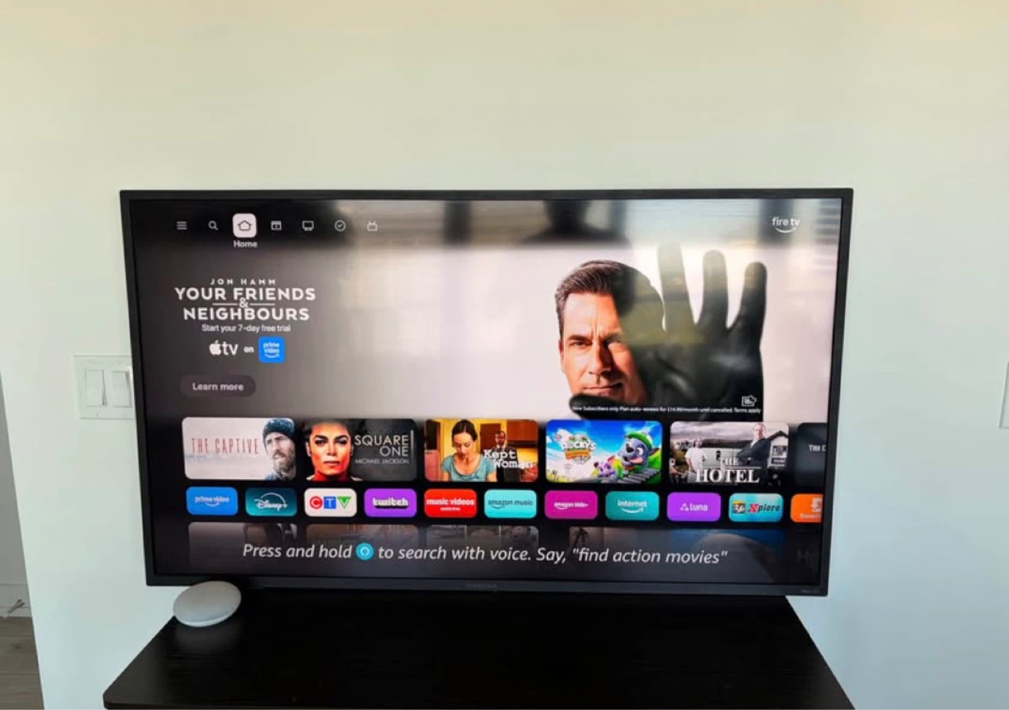 Insignia 50’ 4K UHD HDR TV - Lightly Used - photo 2