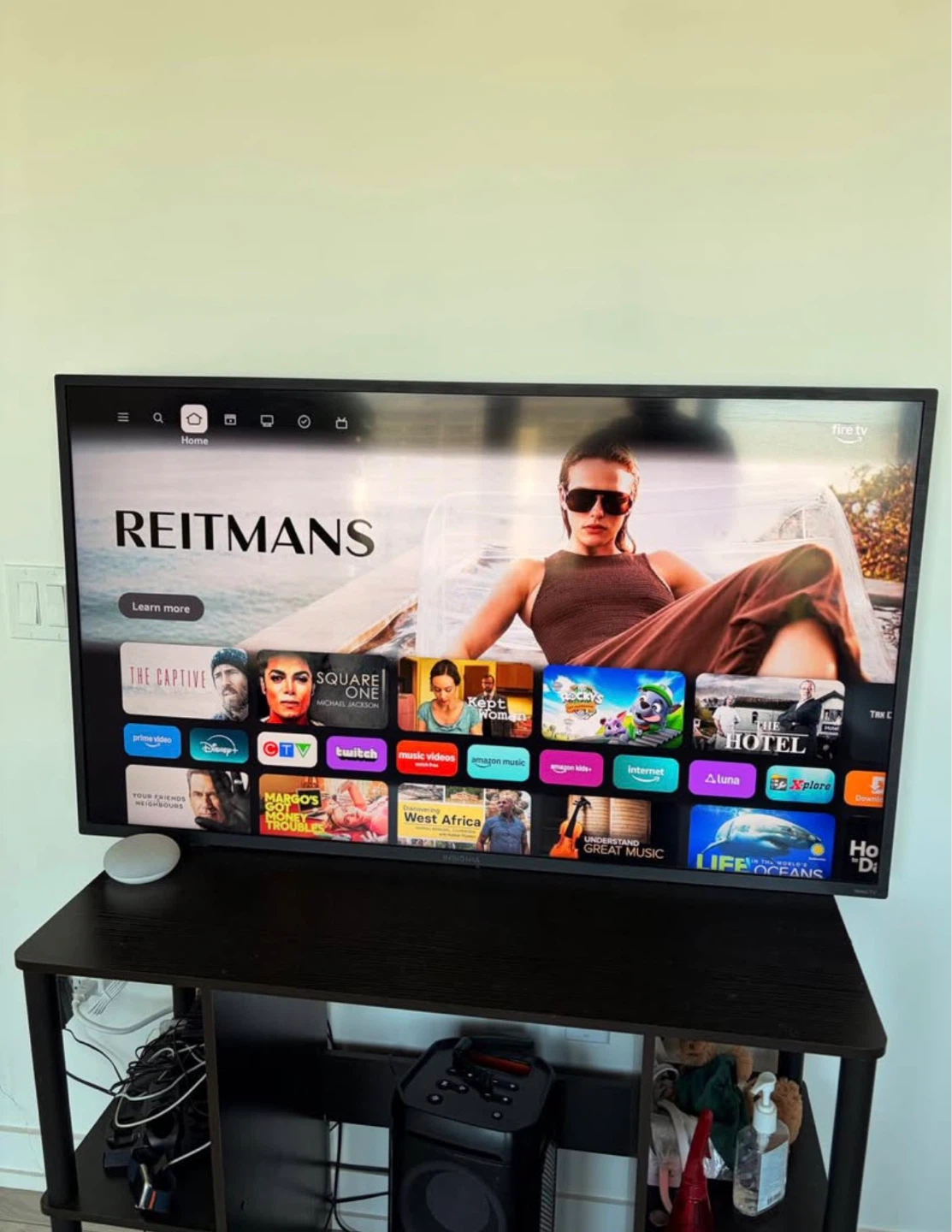 Insignia 50’ 4K UHD HDR TV - Lightly Used - photo 3