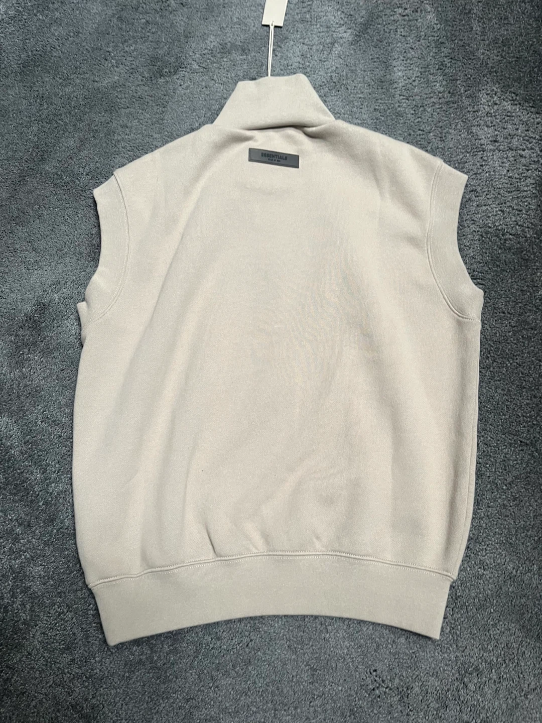 ESSENTIALS Fear of God Mock Neck Sleeveless Sweatshirt - photo 3