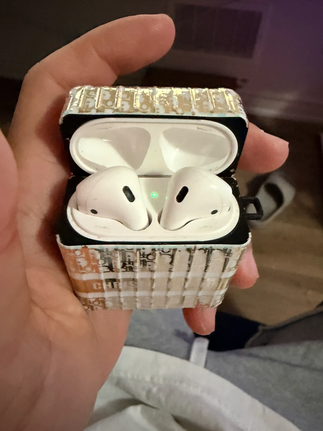 AirPods 2 with case - photo 2